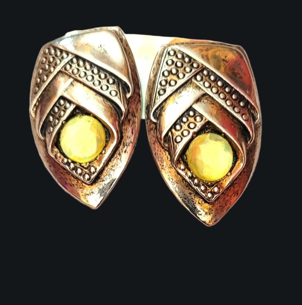 Pretty Vintage Stick In Post Earrings! In Excellent Condition! - Picture 2 of 2
